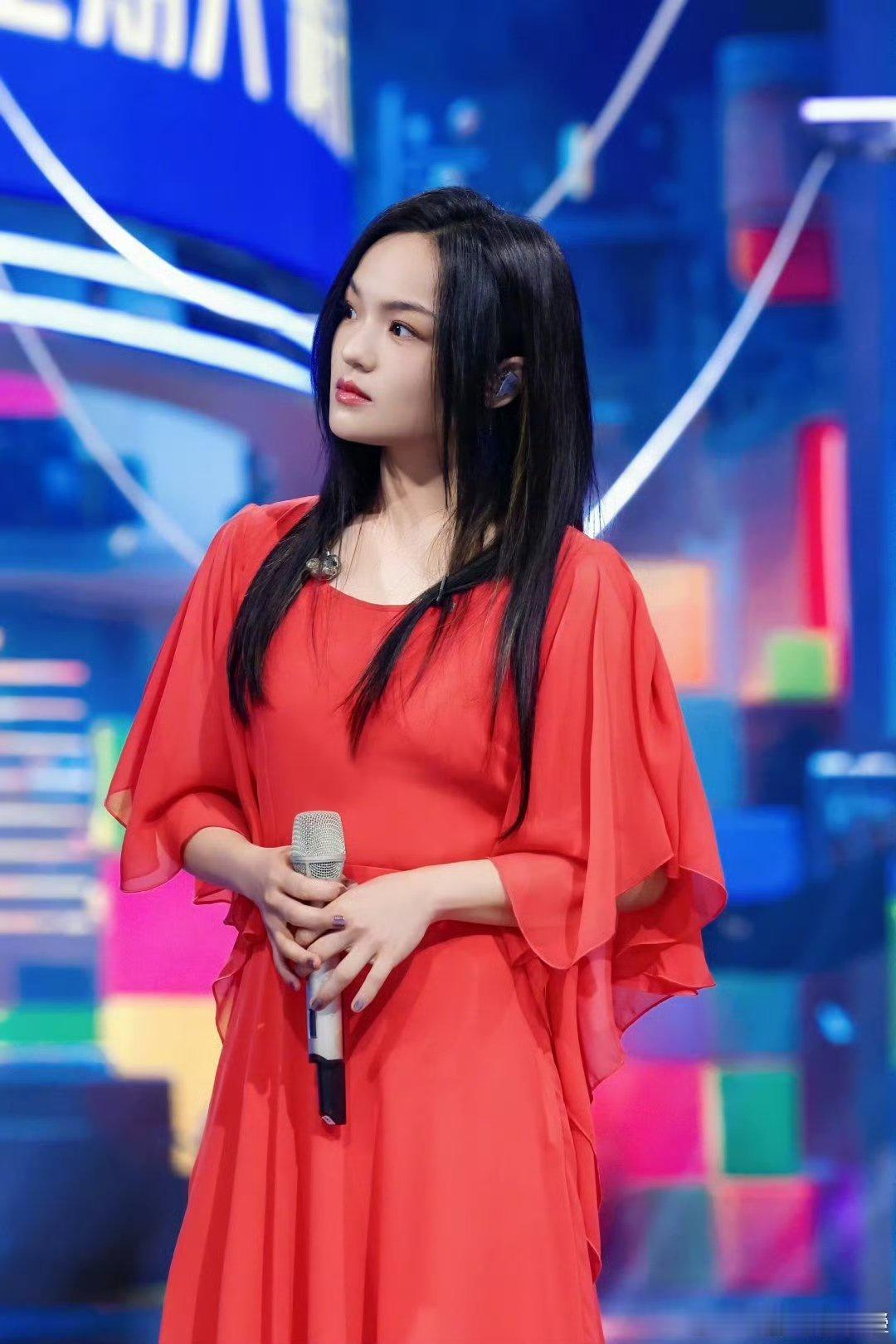 你好星期六唱完你的唱你的谁懂啊！《你好星期六》请来三位实力唱将，光想想汪苏泷弹着