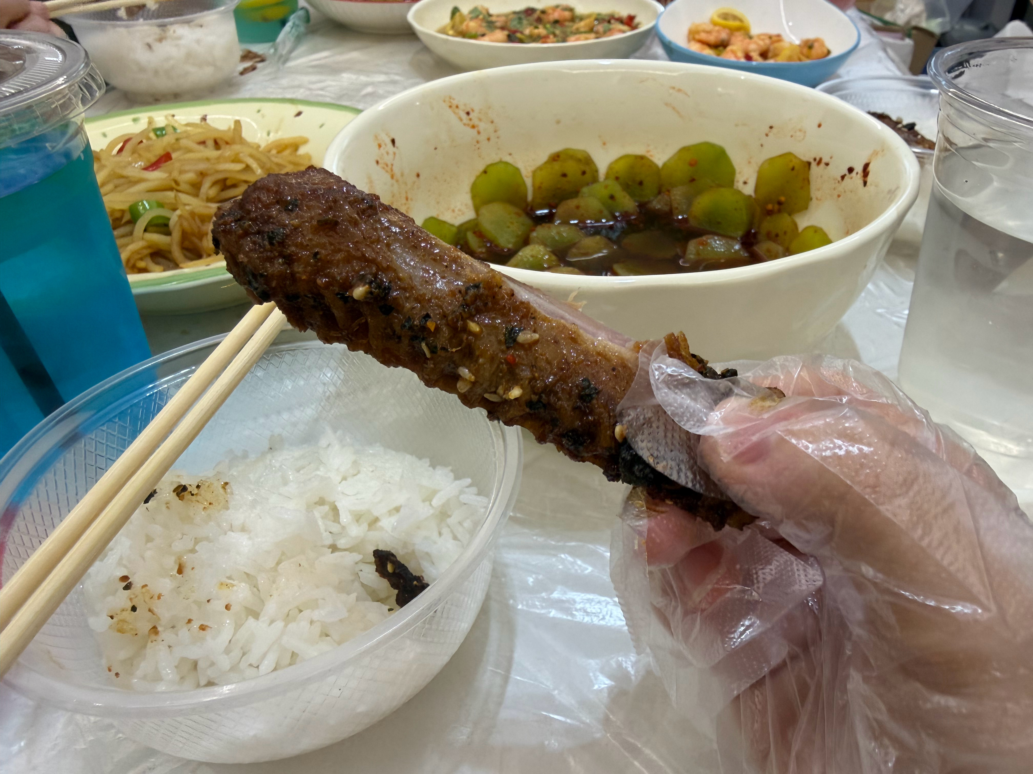 被台风影响出行就这样在家吃饭 