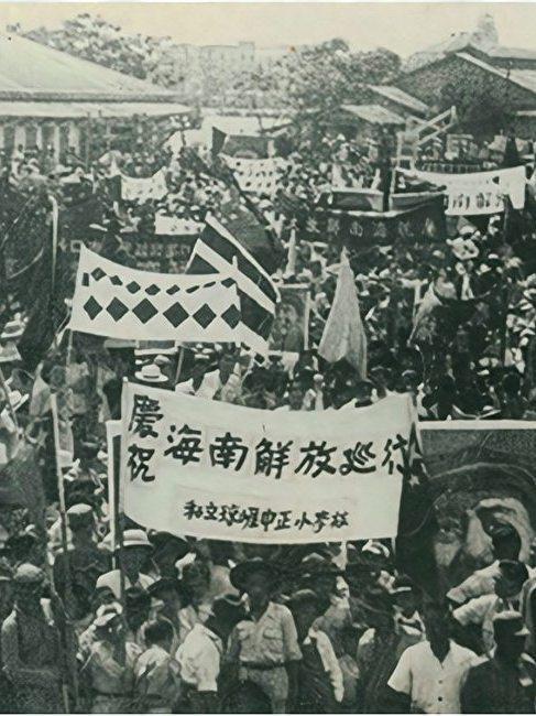 1949年金门战役中，我军登岛的9000名将士全军覆没，不是牺牲就是被俘，
 