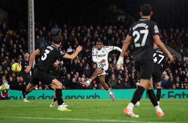 富勒姆4比5曼城 这富勒姆纯粹就是曼城的提款机。从2012年2月开始，双方交手1