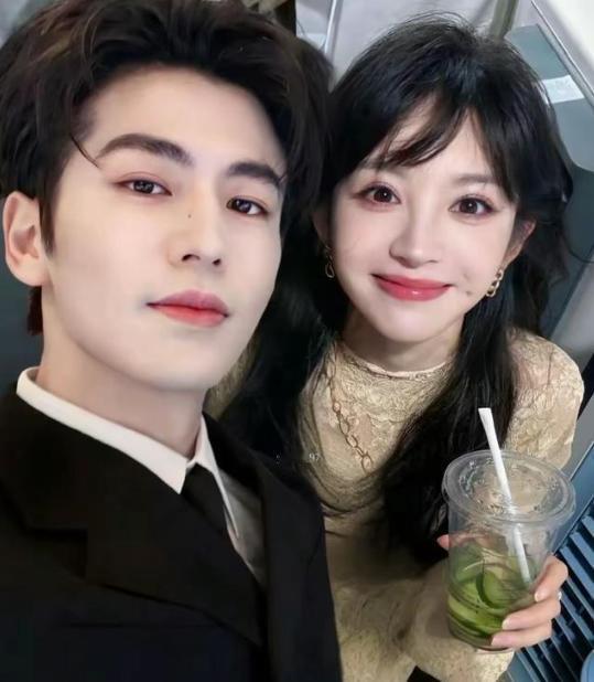 张凌赫《逐玉》片酬350万，田曦薇片酬300万。
大家觉得这片酬合理吗？二人合作