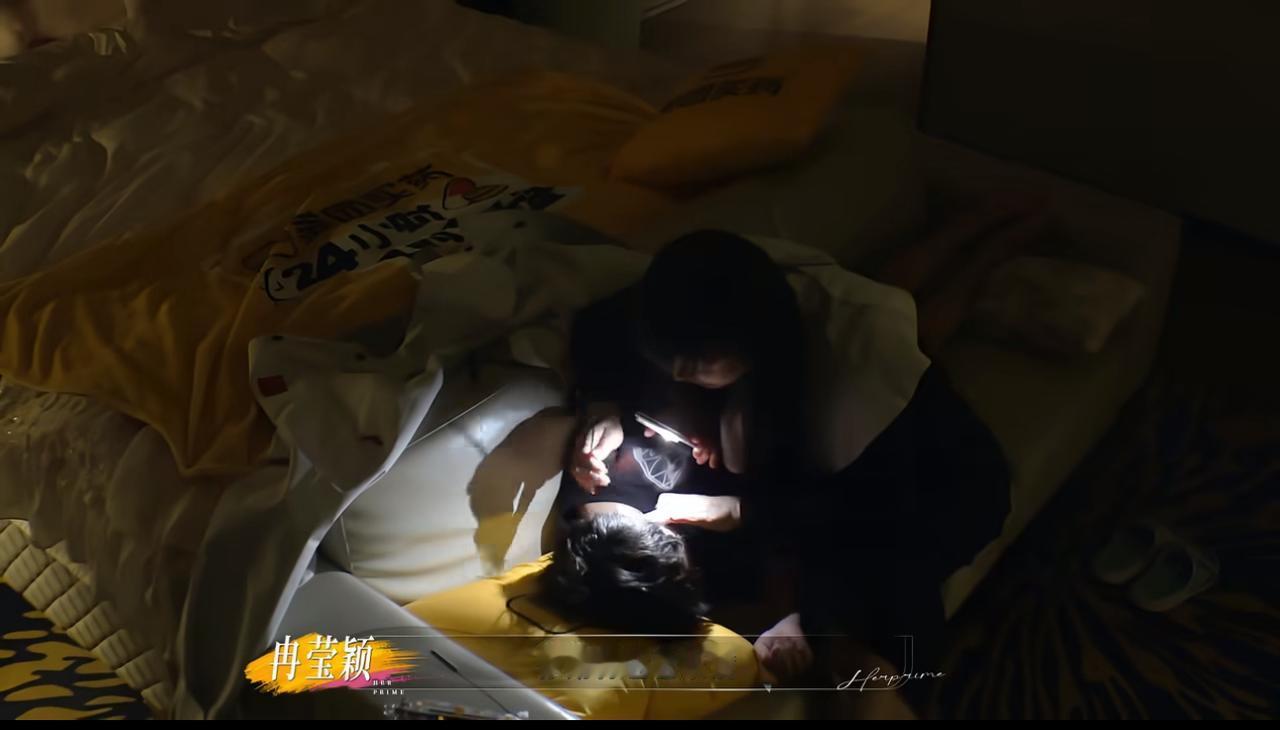 孩子说邹市明的变化只是因为在拍节目。
《姐姐当家2》里邹市明和冉莹颖夫妻关系被儿
