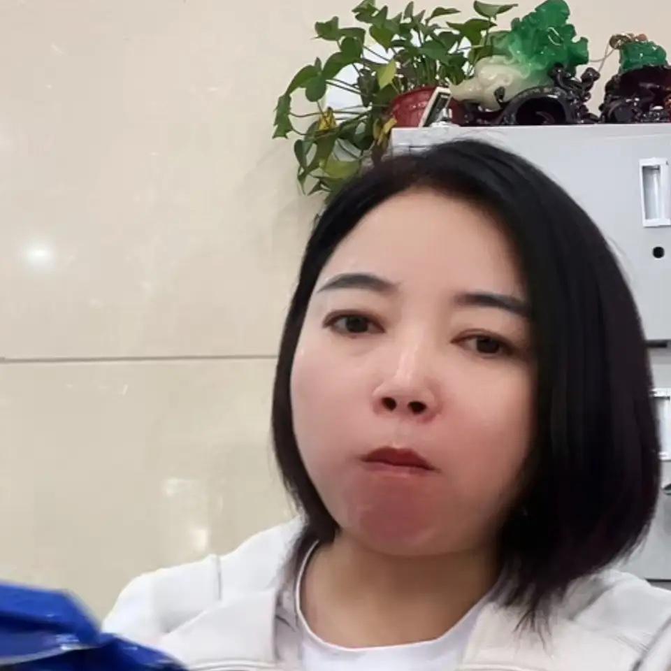 老许还会跟凯凯见面吗？ 

应该不会再见面了，那次听堂嫂说，言宝私底下都会称呼某