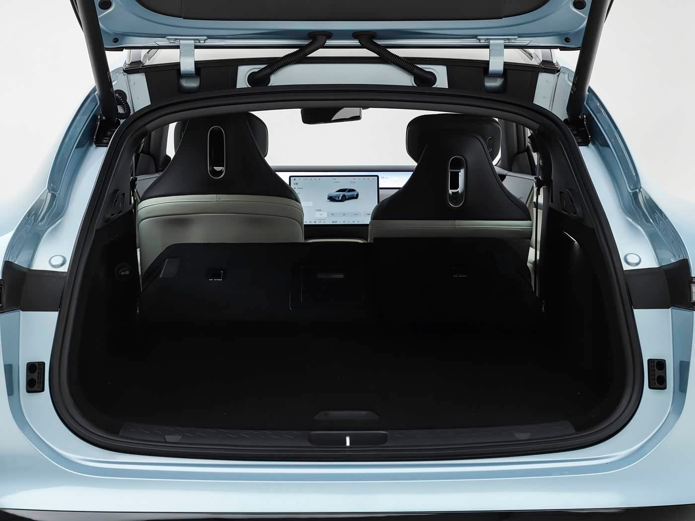 新车 阿维塔06T亮价了，这价格是对这小米来的，但起步就是双电机，所以约等于比小