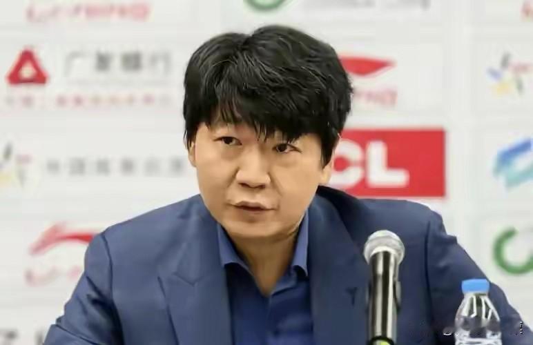 山东男篮不会进攻的基因几十年来都没有改变，不管换谁当主教练，始终解决不了进攻的问