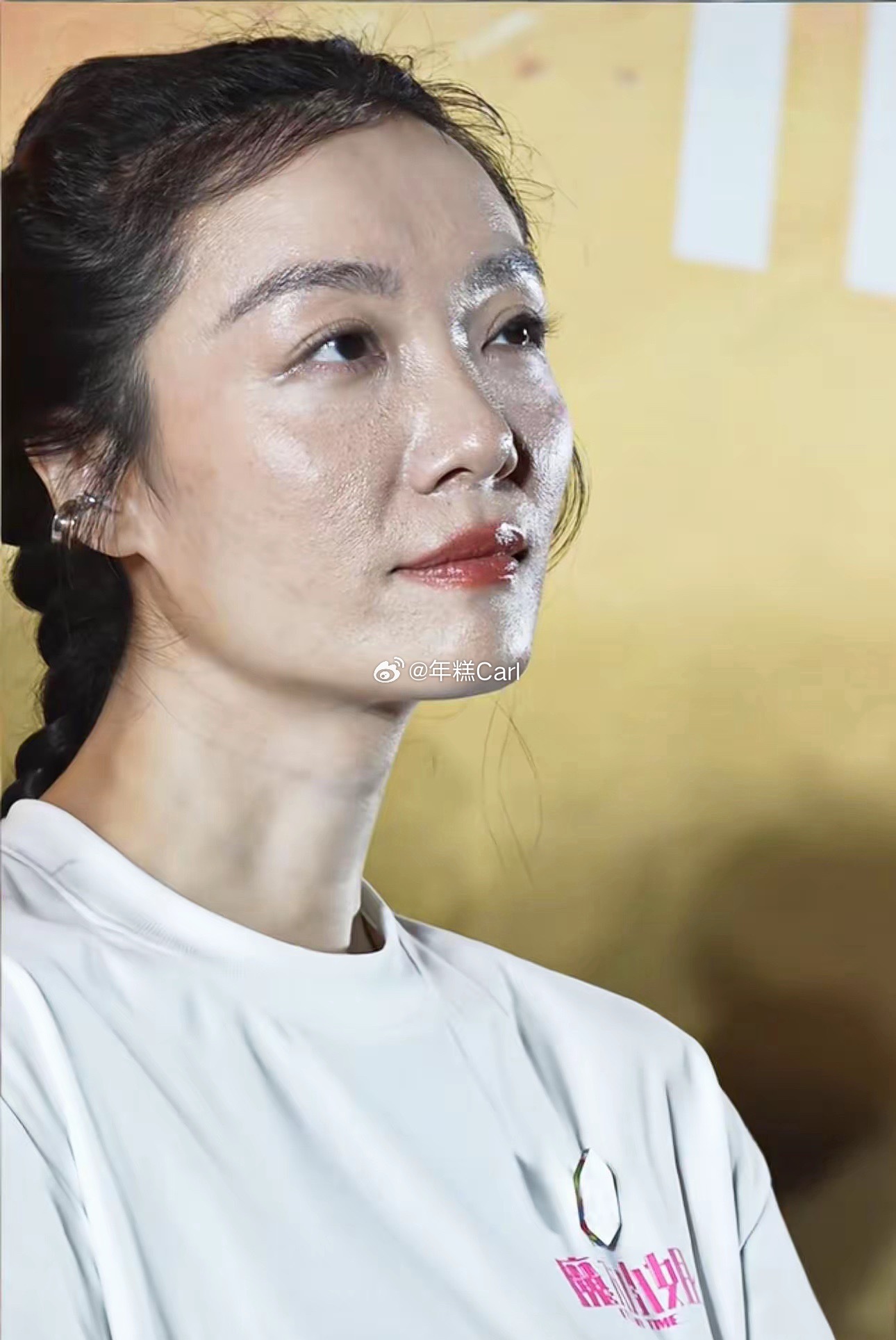都说女明星很注重保养，这个皮肤也太真实了 