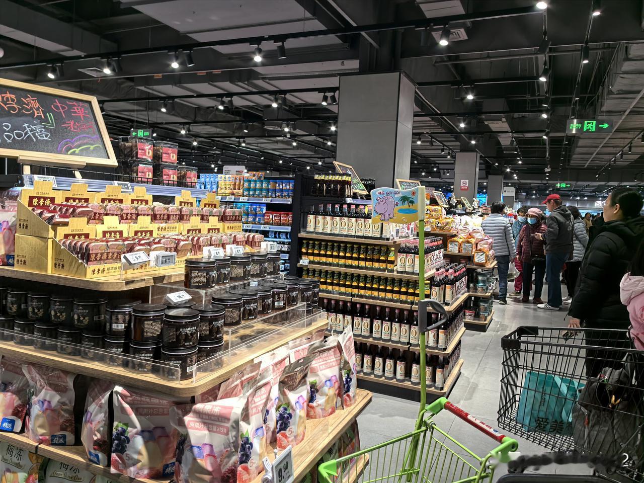 胖东来的超市名字叫永辉超市吗？在绍兴旅游时，我曾经逛过永辉超市。如果永辉超市是胖