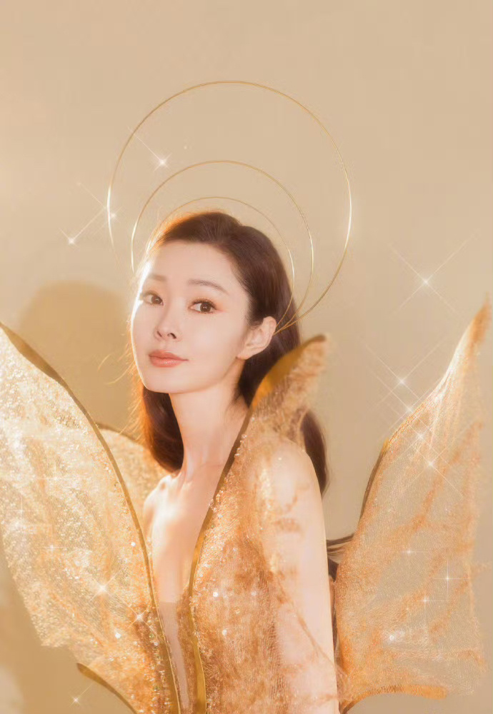 #宋轶蝴蝶仙子#感觉这个颜色不足以凸显出肤白美女的美貌[融化][融化] ​​​