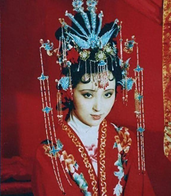 癸酉本红楼中，黛玉守护贾府至最后，真正实现玉带林中挂的宿命与结局！
乾隆五十七年