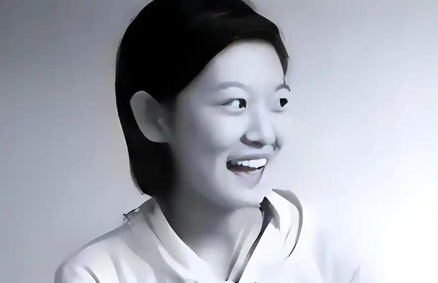 “我宁愿在美国住下水道，翻垃圾！也不回中国！”谁能想到，说出这句话的人，竟然是满