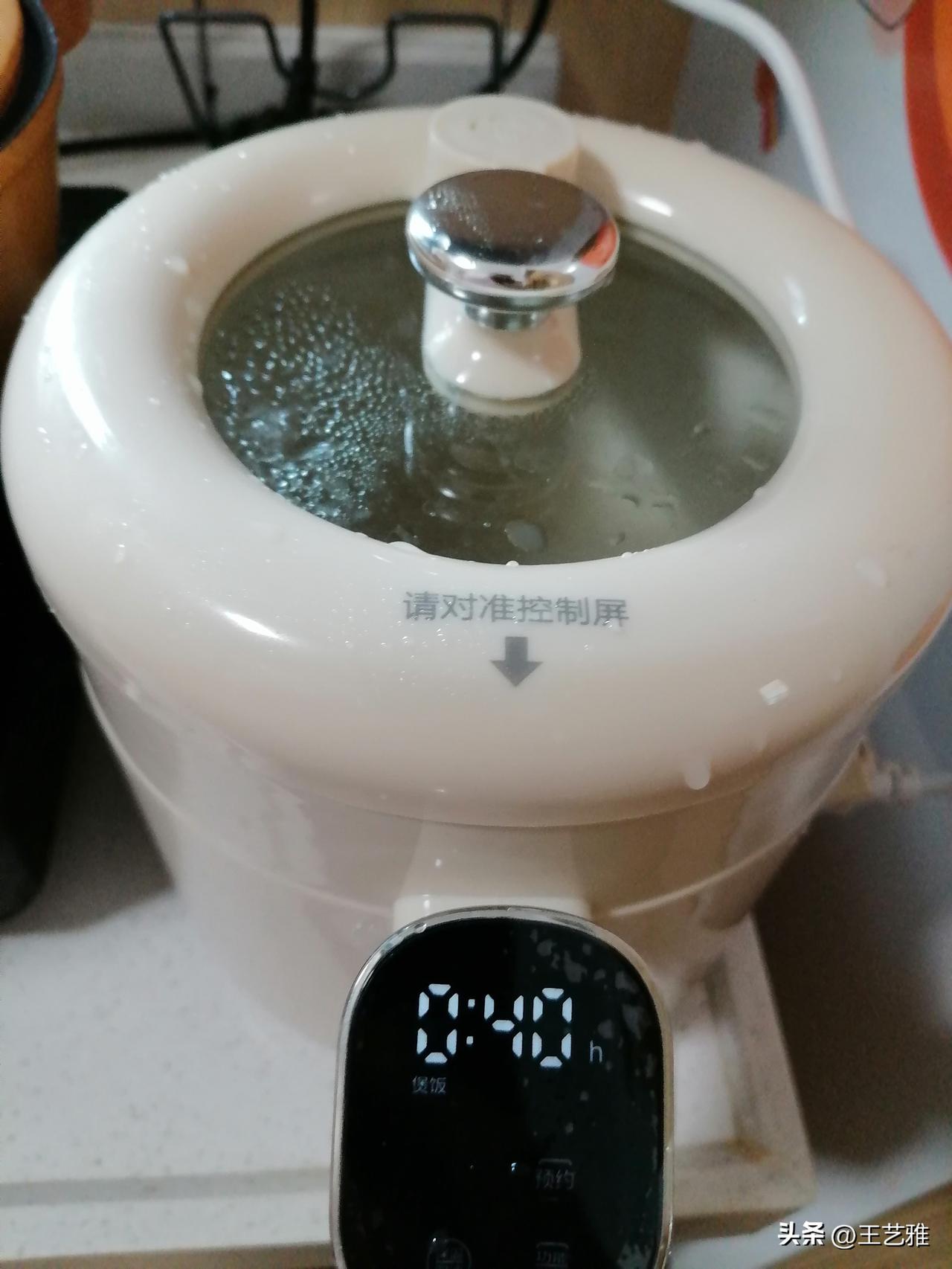 退休第625天，早安。

昨晚两点多我醒来，我左边的腿突然抽筋。

我昨晚是穿着