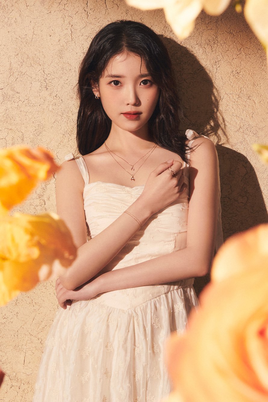 250228 IU X  J.ESTINA 