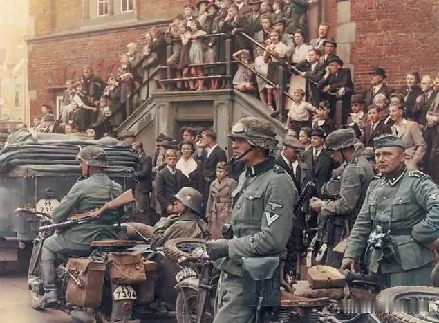 1940 年 5 月 15 日，党卫军（当时是SS-Verfügungstrup