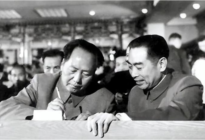 1958年，毛主席下令炮击金门，不小心炸死两个美国顾问。美国得知后率大军压境，指