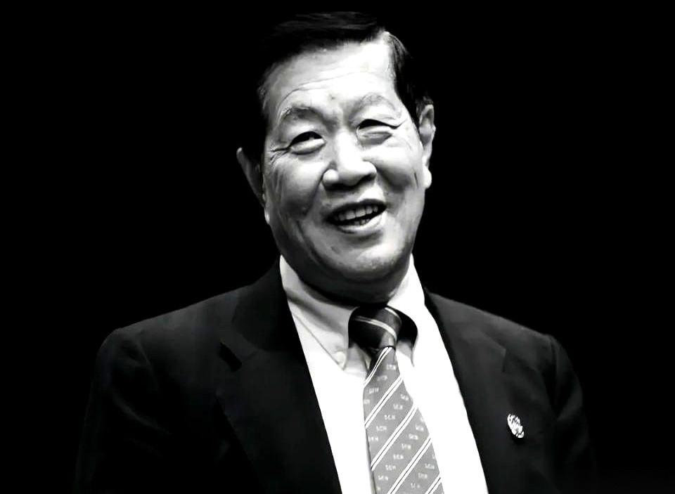 李昌钰这个人，狠就狠在，能用一件衣服救一个肯尼迪，也能用另一件衣服，把美国总统逼