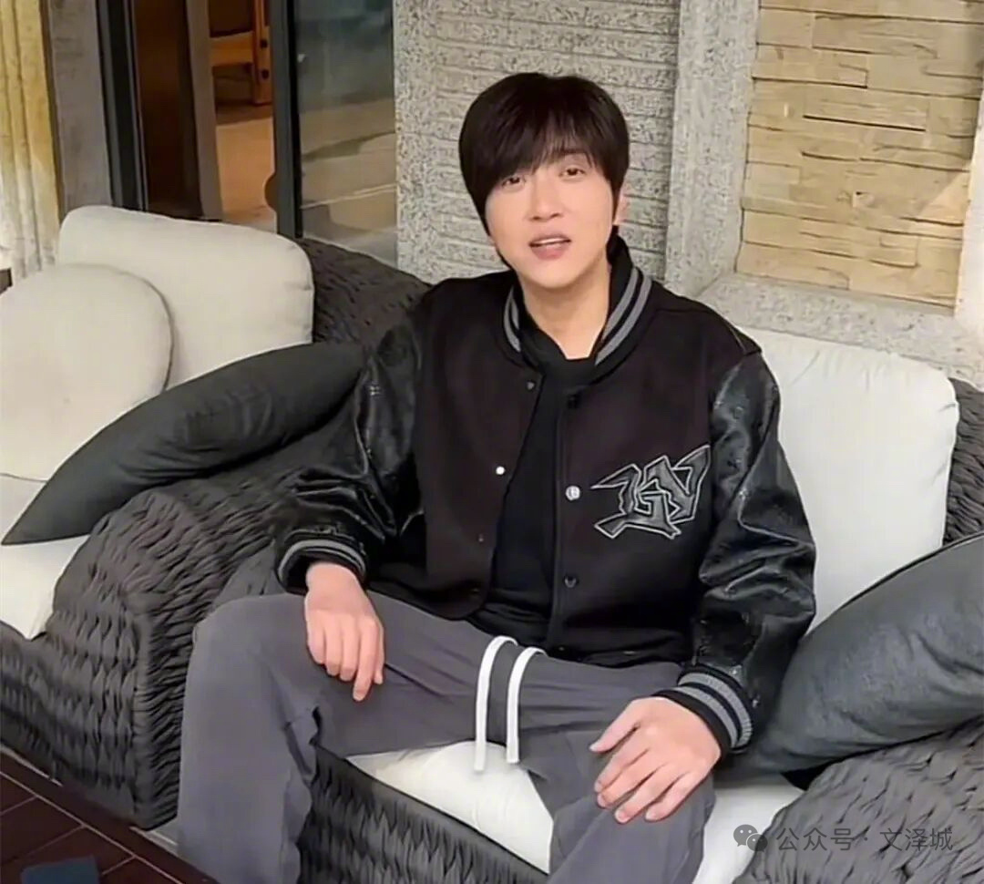 央视评白冰偷税被查4000万粉丝网红白冰偷税被罚背后热点解读 白冰偷税天下知。最