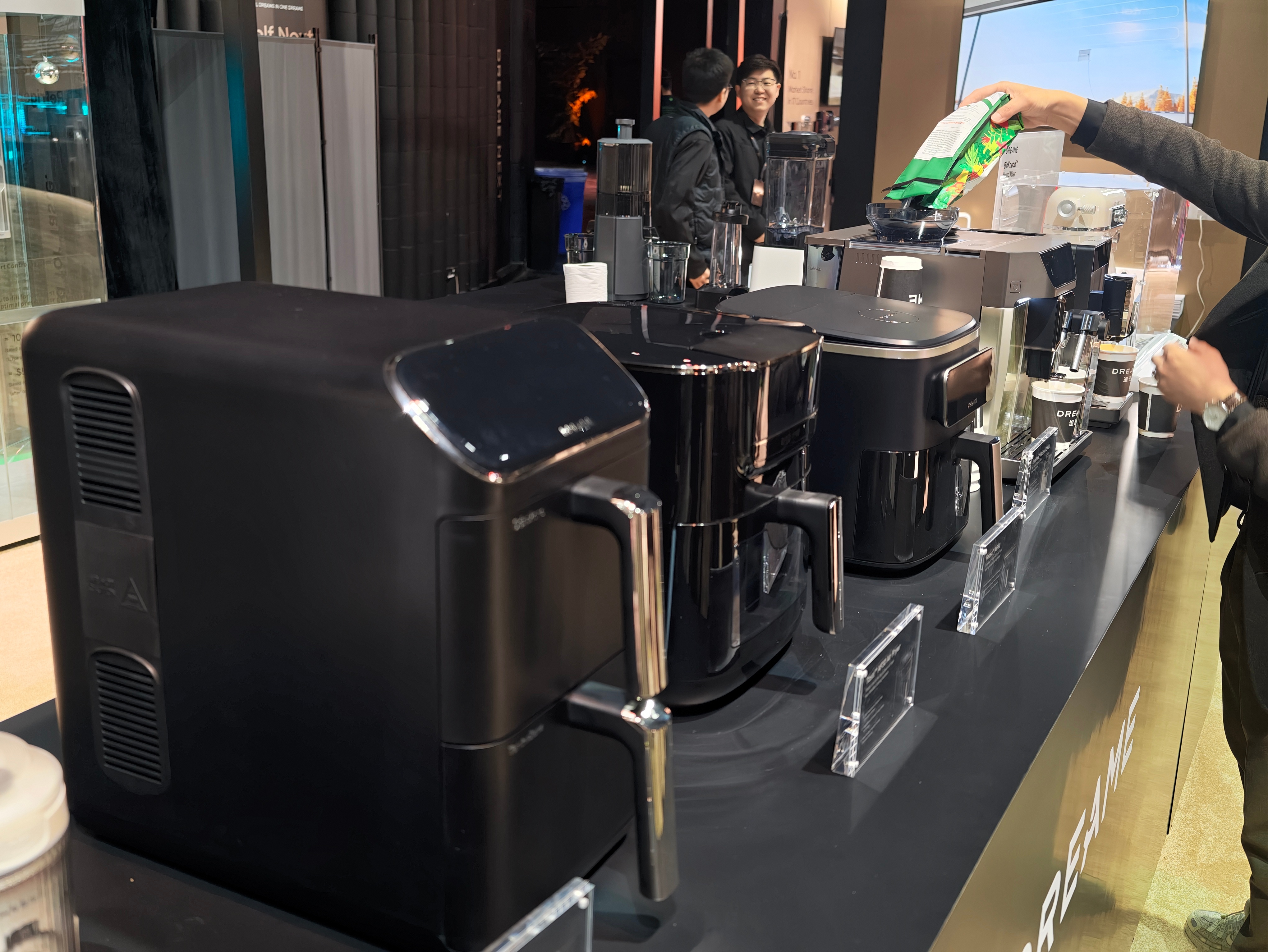 来参加追觅技术发布会，来之前以为只是造扫地机器人的厂家，但来之后发现…这啥都有啊