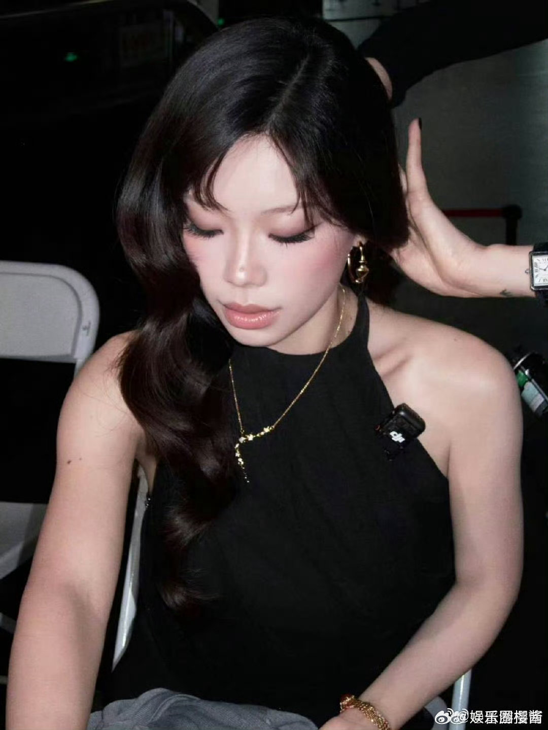 万妮达明日之星万妮达女歌手TOP1万妮达本场舞台表现力拉满，表演紧凑流畅超带感，