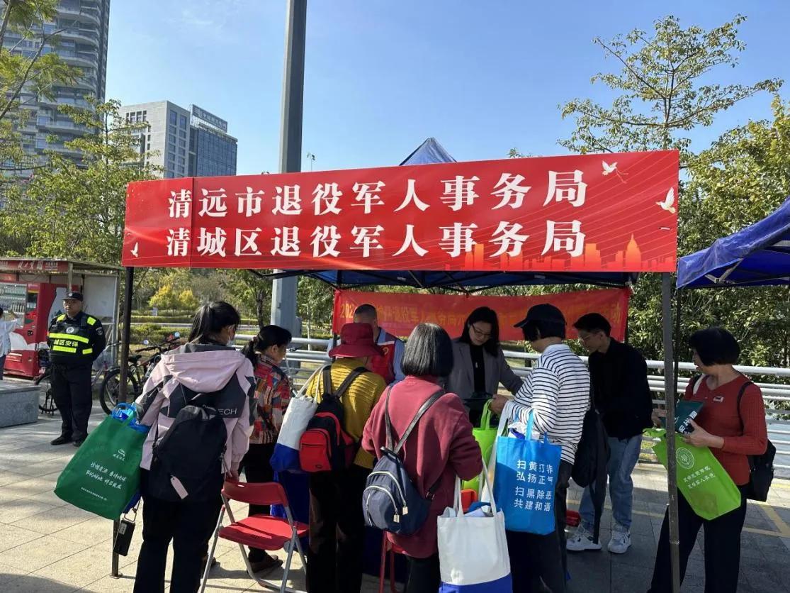 今天是八一建军节，除了看阅兵、听军歌，最让咱老百姓心里热乎的，其实是那些实实在在