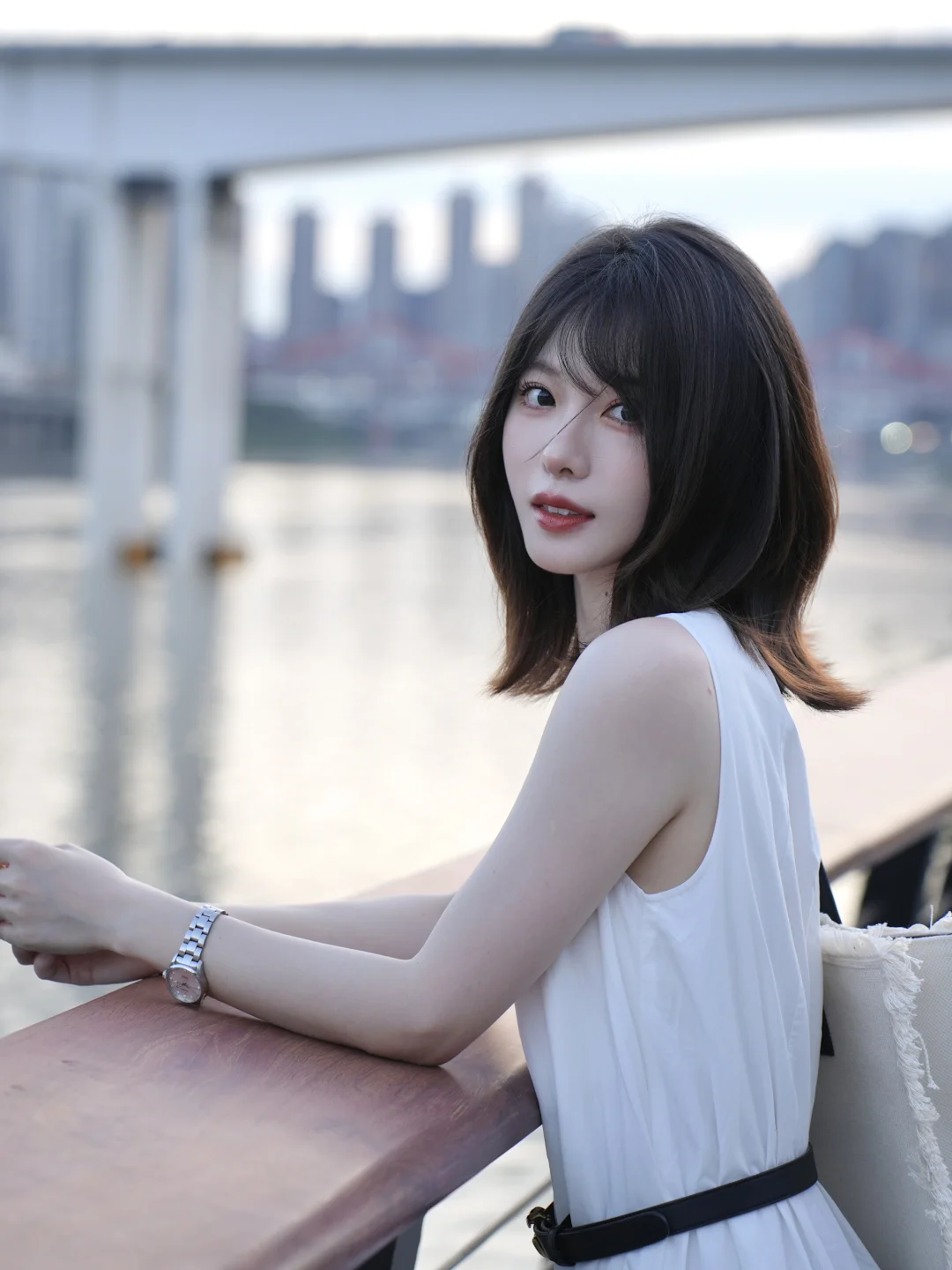 “书里总爱写到喜出望外的傍晚”