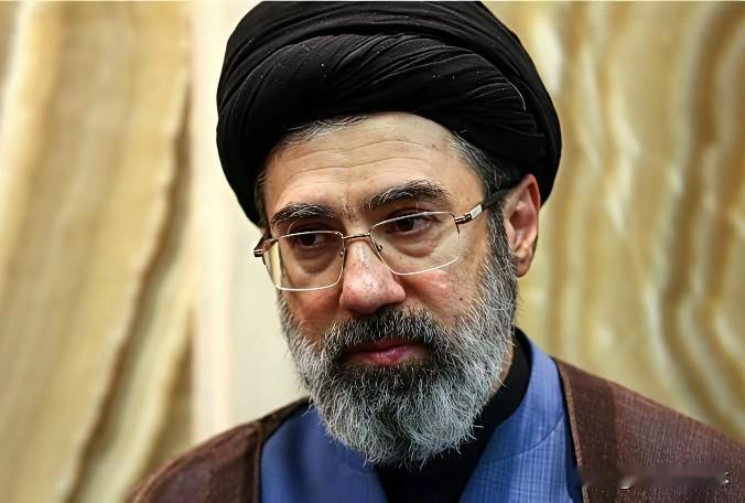 炮火直击！伊朗当众敲打印度，两艘巨轮遇袭，莫迪颜面彻底扫地
 
霍尔木兹海峡风云