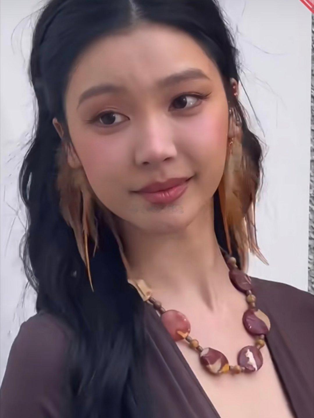 王勉 易梦玲 ，你们觉得这俩人配吗？ ​​​