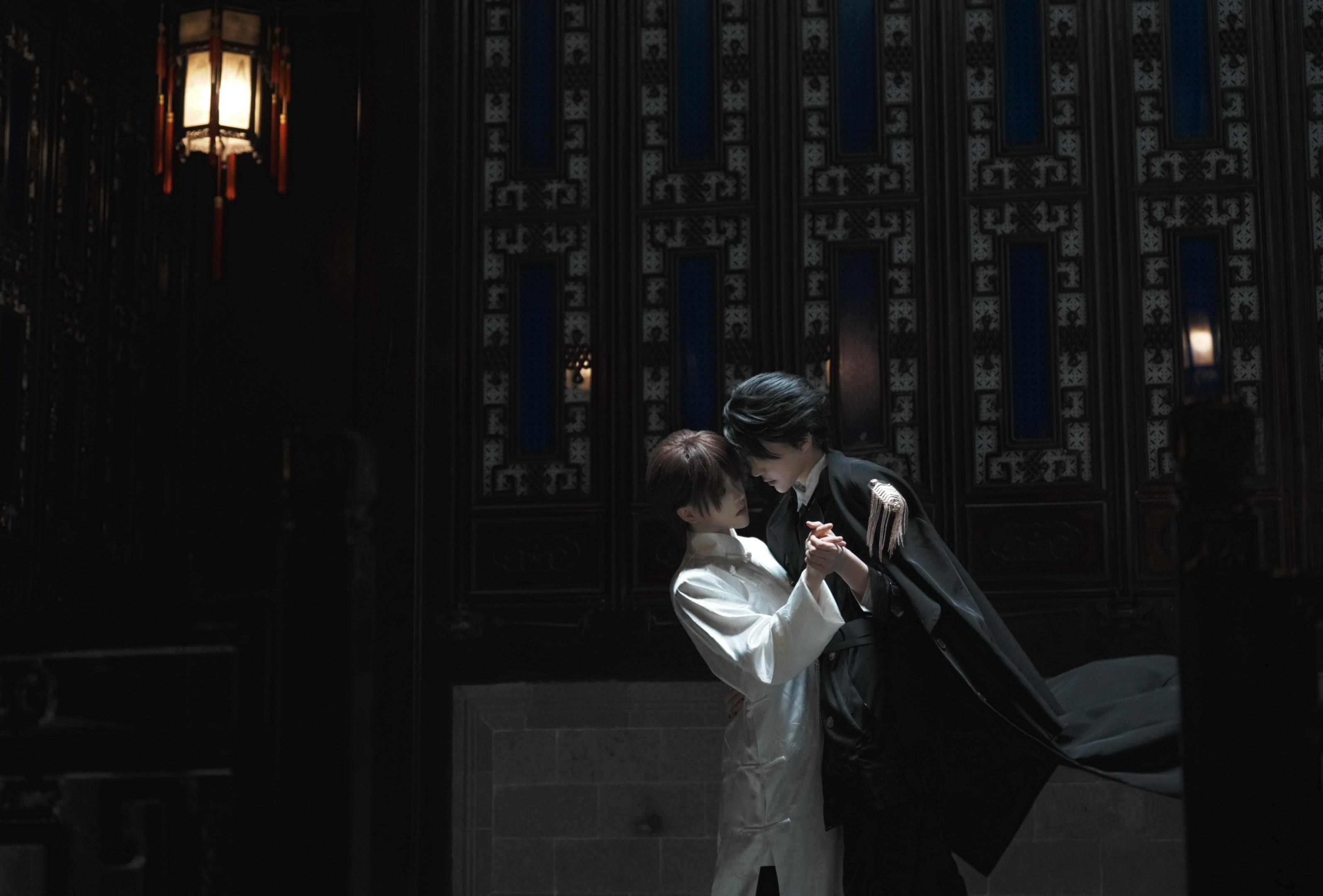 纵然我们相生相克，我依然庆幸，未负当年绮园一面