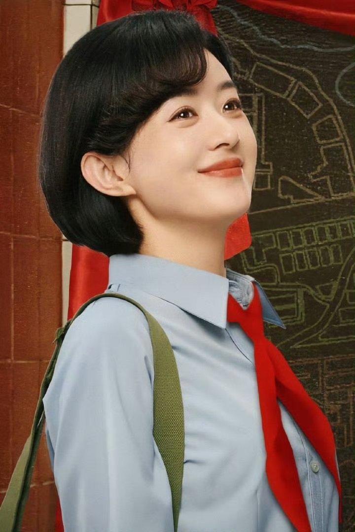 杨幂想不到，刘亦菲想不到，唐嫣刘诗诗更是没料到，今年内娱圈，赵丽颖的“失踪”成了