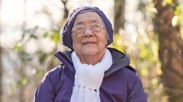 凤凰新闻【为何说年龄超过75岁的人：即便身体健康，也没有多少来日方长？建议了解】