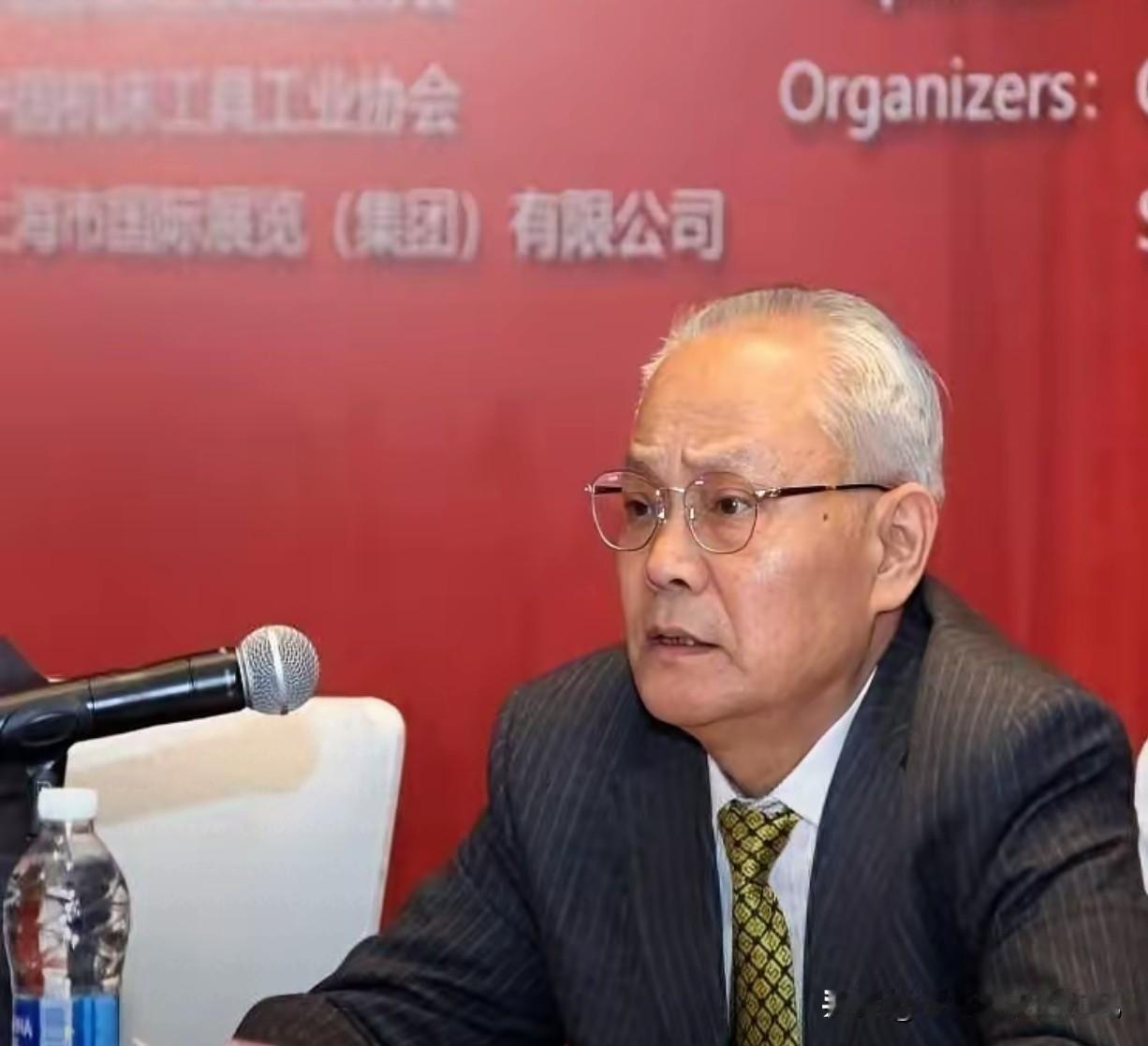 今天，日本高端机床禁令正式落地。中国订单，暴涨65.6%。8月16号起，五轴机床