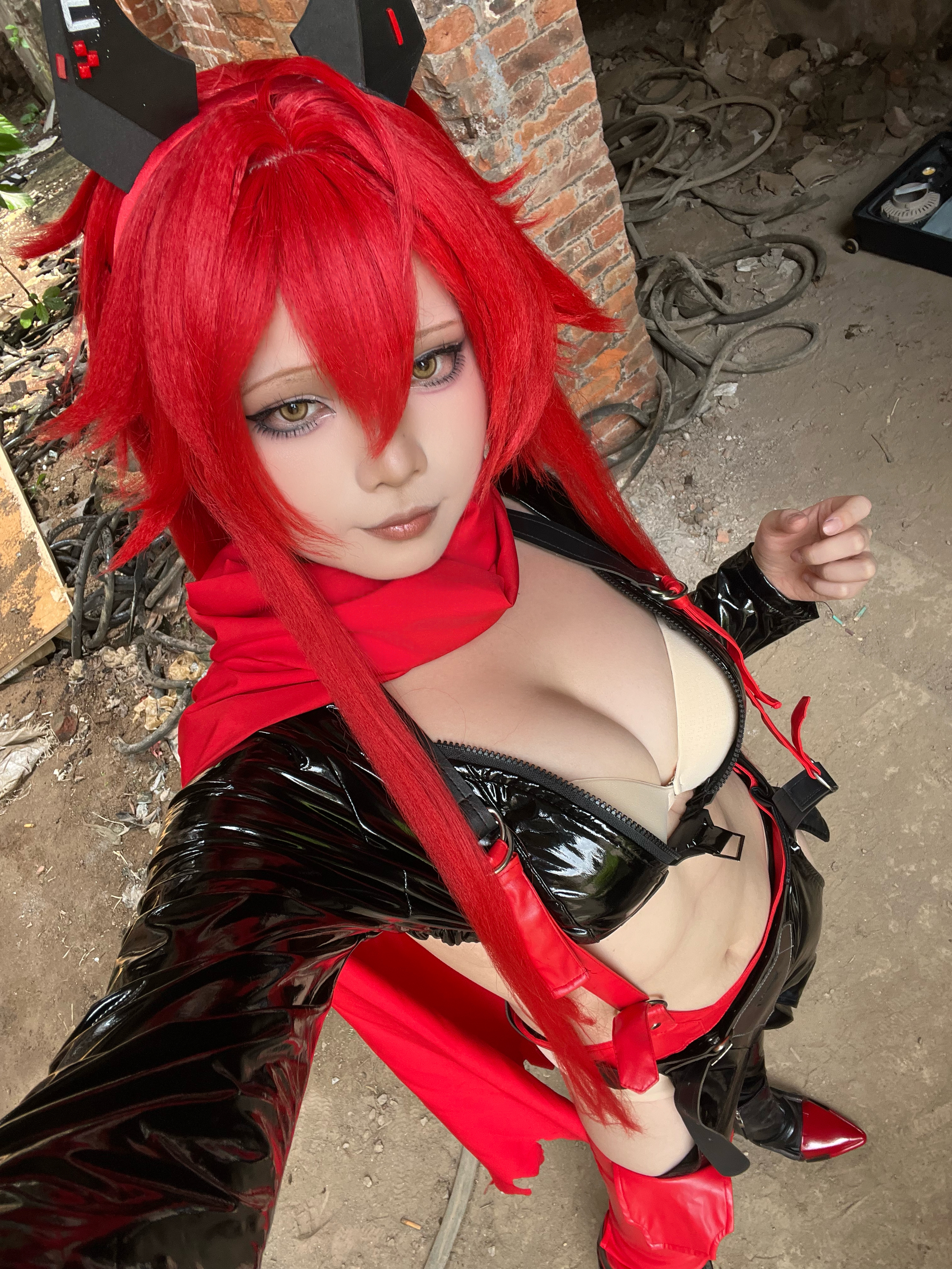 没想到第二次来也是红黑配色nikke小红帽coscosplay ​​​