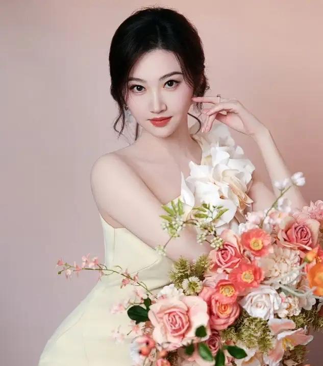 景甜这事闹得那么大，也真的是让人摸不着头脑。

区块链大佬孙宇晨起诉她追讨300