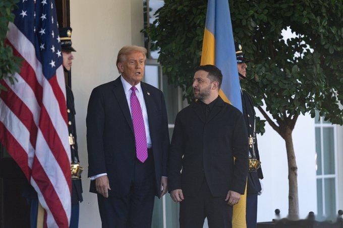 美媒称，本周日，泽连斯基将到佛罗里达，在马拉狗庄园会见美国特朗普总统。这里绝对是