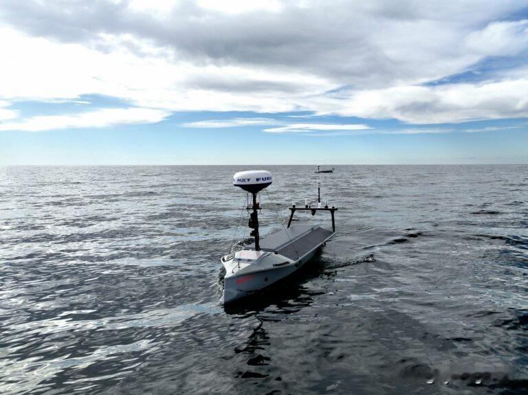 🔥🇺🇸 借助无人水面艇（USV）实施侦察

🔻 美国公司 Seasats