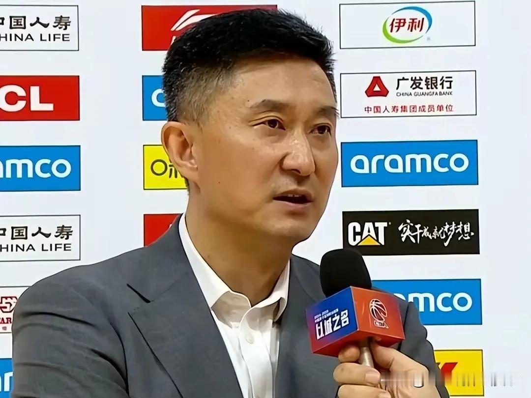 杜锋在球队输给江苏之后的新闻发布会上表示：我的心真的很累，我们这支队伍太年轻了。