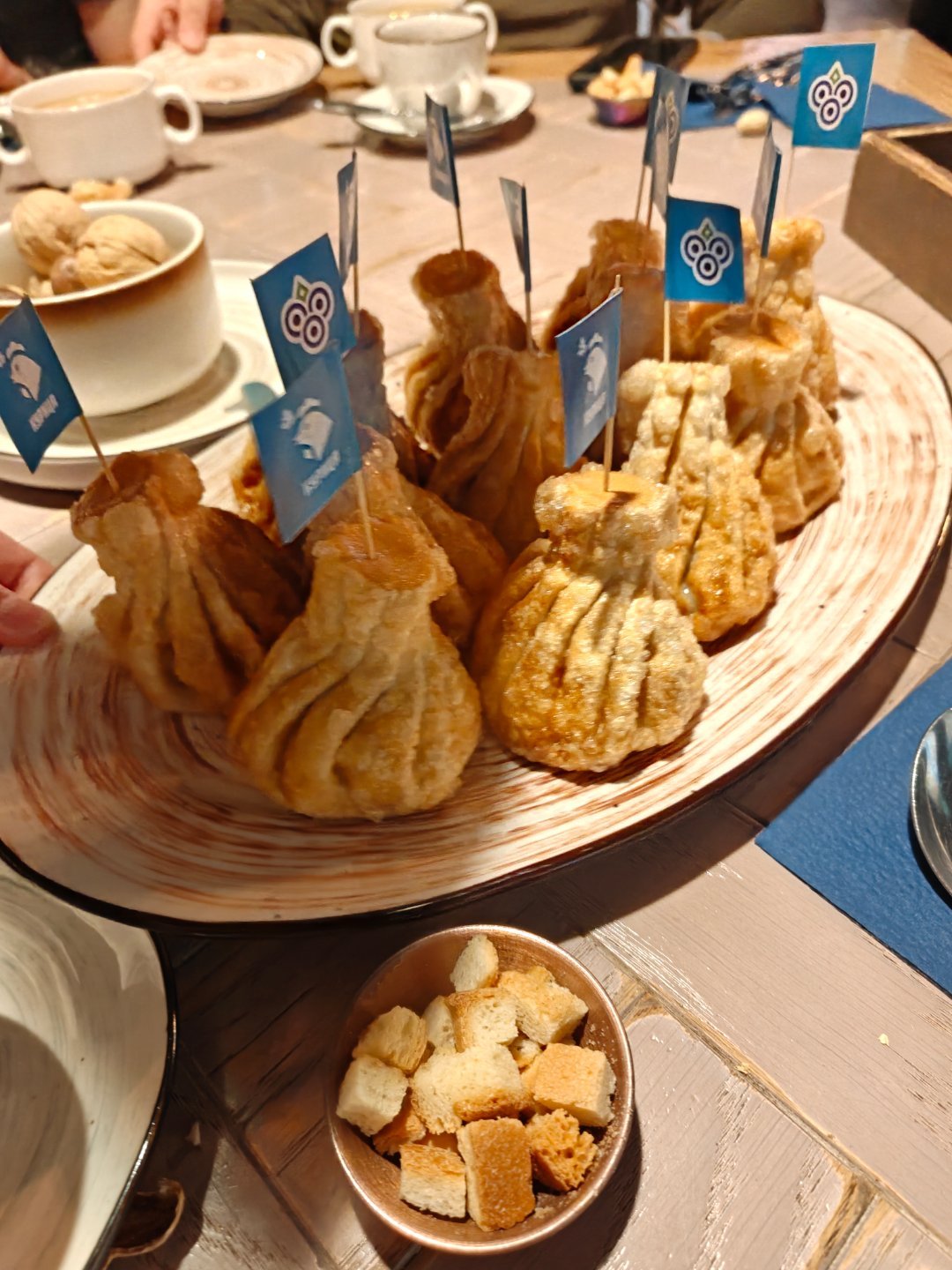 时隔五年多又去了趟大毛家，还挺有感触，五年前熊猫和大毛关系还没有那么好，不像现在