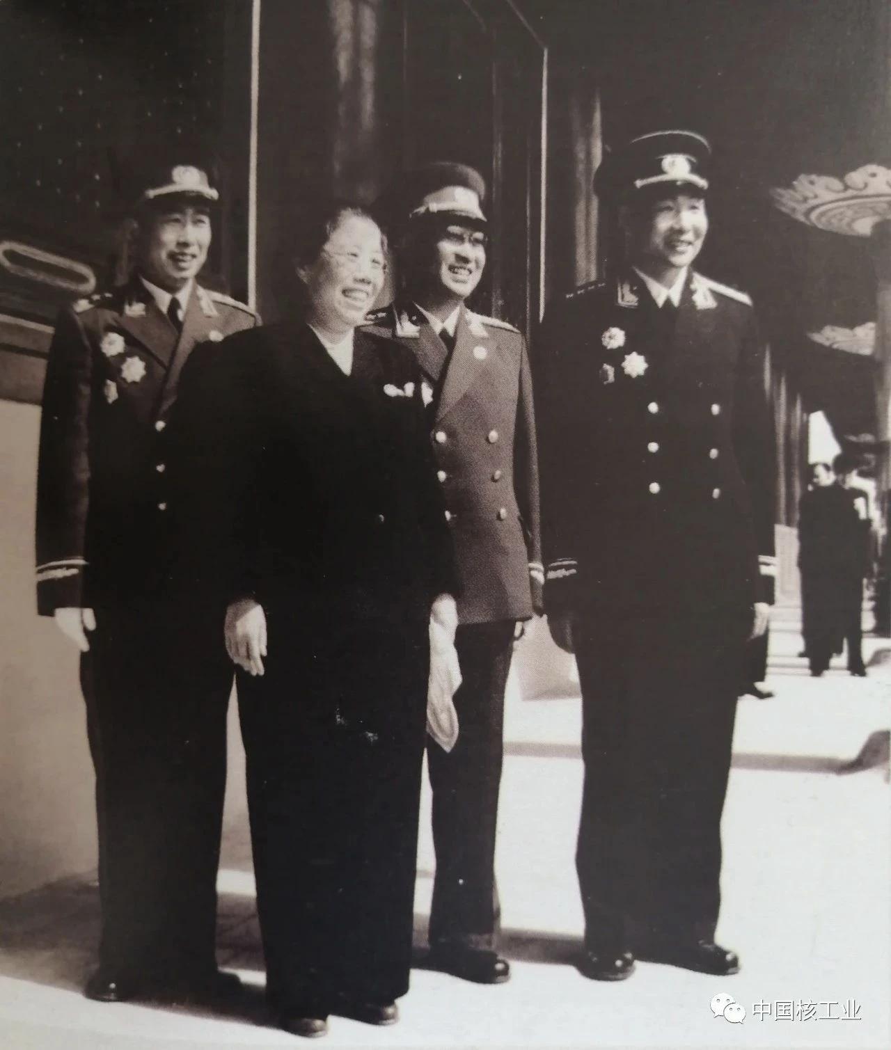 宋任穷将军  子女信息

以下为网络搜寻信息，不一定保真。


 
儿子（2人）