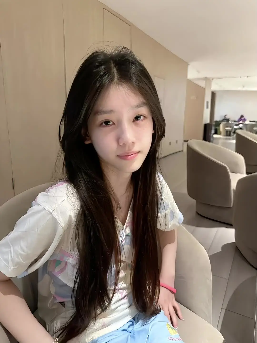 十七岁 妈妈劝你别谈恋爱 你不听 二十三岁催你结婚 你说再看看