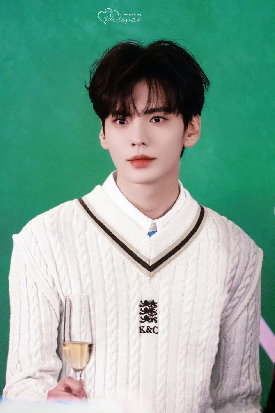 毕雯珺线下活动好学院风！ ​​​毕雯珺真的不能再进一个现代偶像剧嘛[彩虹屁][彩