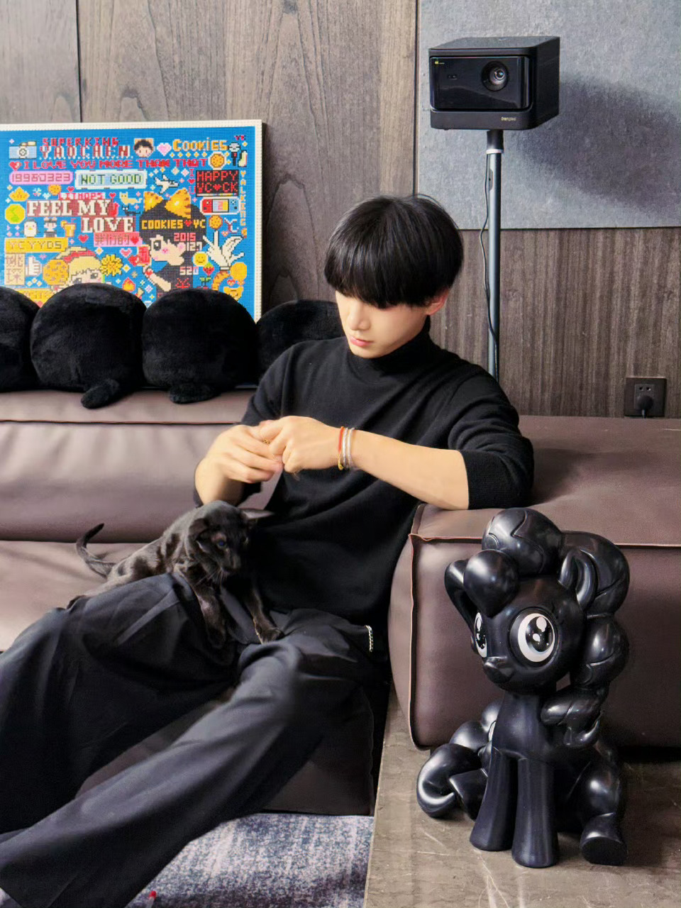 甜茶先听上姚琛新歌了请问从哪边拜能接到姚琛的追星运！成功追星甜茶还同框合照，甜茶