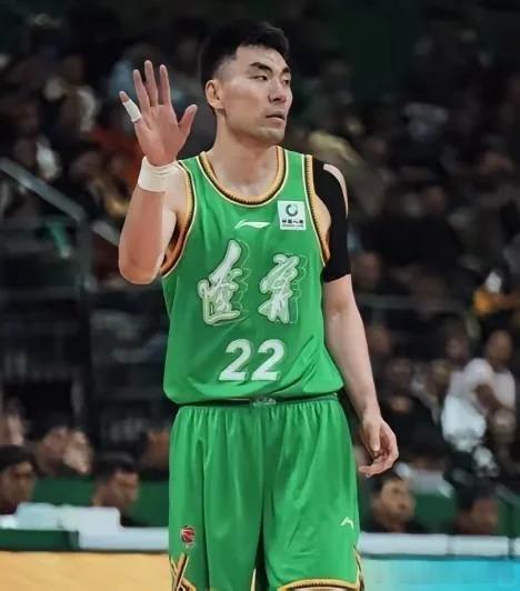 1月19日，辽宁男篮全队抵达山西太原，备战今晚19点30分客场对阵山西男篮的比赛