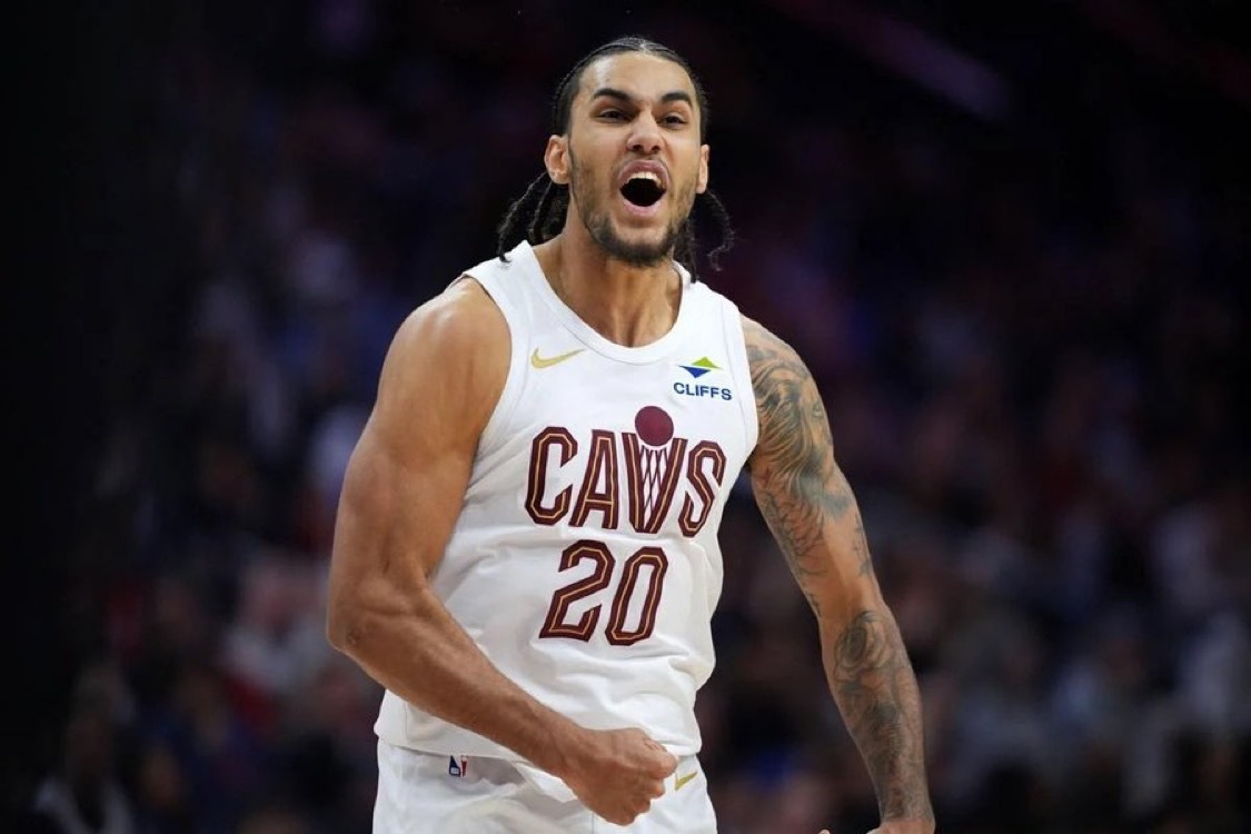 骑媒：仅本赛季，泰森对位防守时，对手的投篮表现如下：- 凯德·坎宁安：18 投 