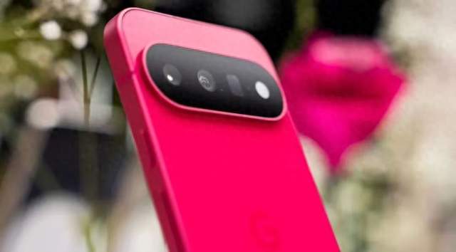 Pixel 11给AI造了个“身体”，鸿蒙直接把AI变成了系统的“灵魂”