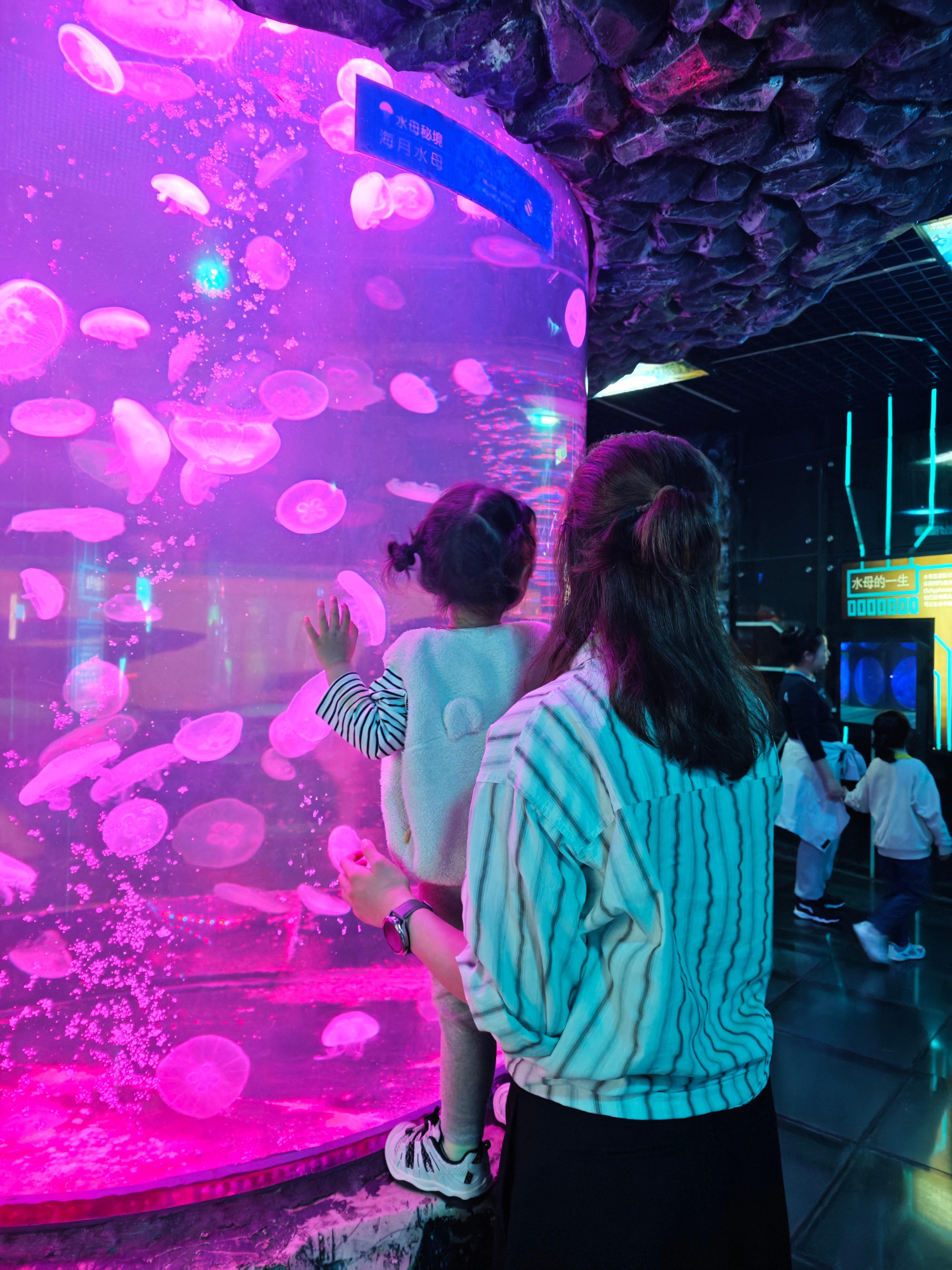 此时此刻，想要一个小闺女的❤️达到了顶峰第一天来北京不敢跟我讲话第二天去游乐场叫