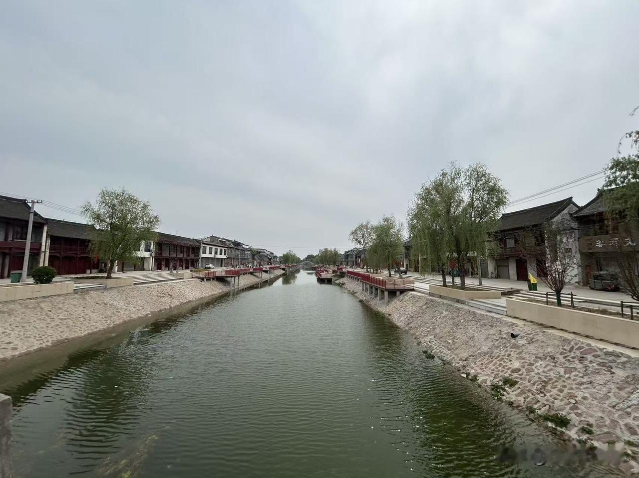 呼吸之间，重塑生命力
 
每一次深呼吸，都是在为疲惫的灵魂注入新鲜的氧气。当胸腔