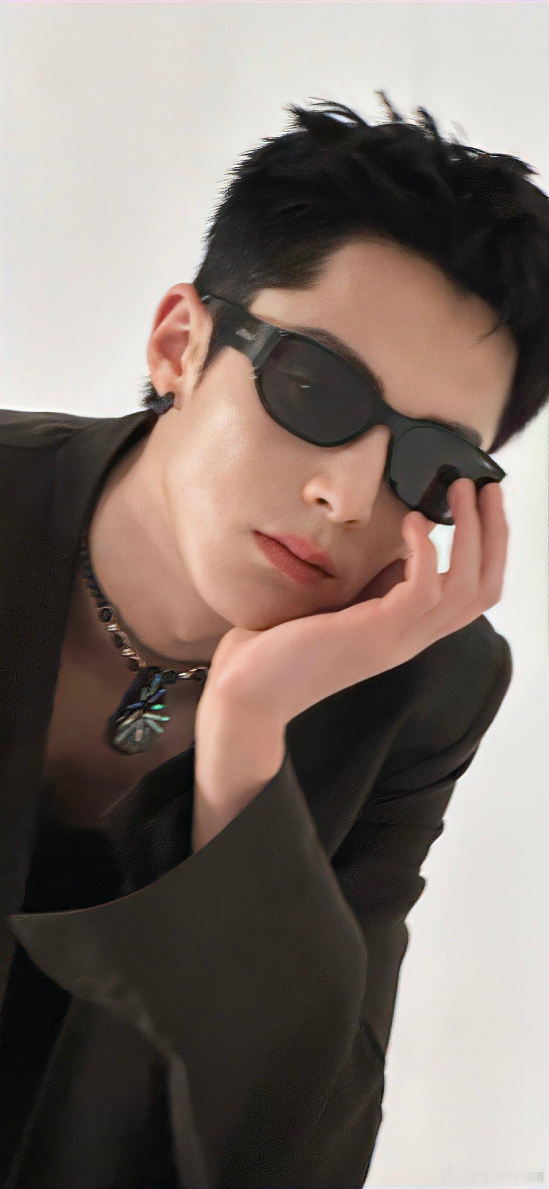 【王鹤棣】[举手]无论你们怎么说王鹤棣颜值是真没法反驳 