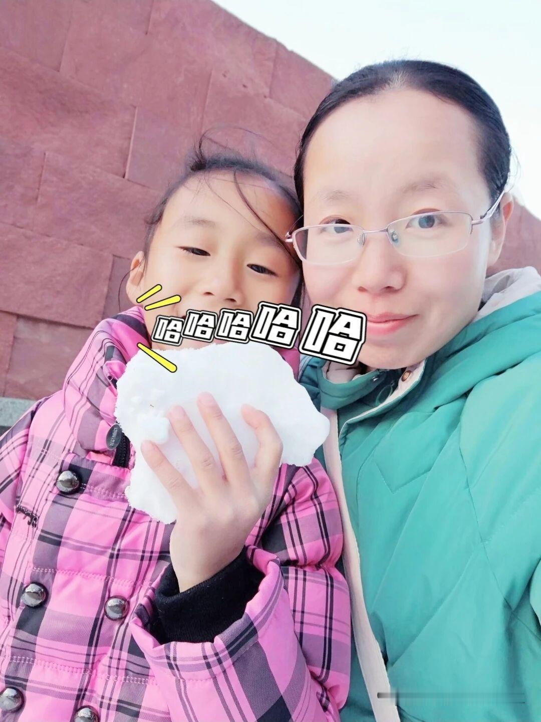我骗了女儿，她却开心的说谢谢妈妈

周末跟女儿出去溜达，
在街上看到一辆电动自行