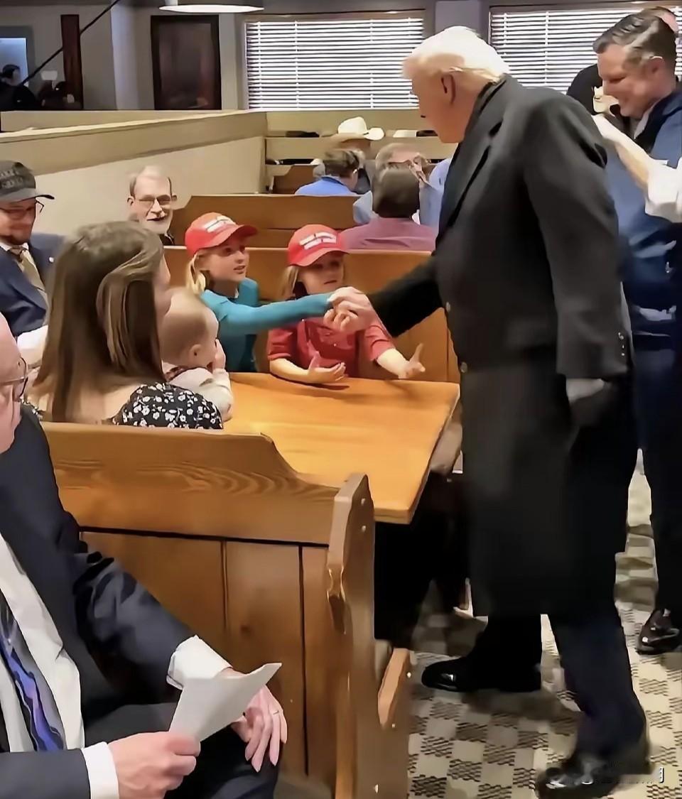 看图说话:可见美帝真的是衰落了，终于离最后崩溃越来越近了！

1.现任总统特朗普