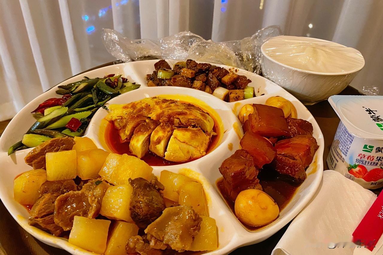 来看看星级酒店卷到什么程度了。

入住时，先是一杯欢迎软饮，调取会员信息后，无烟