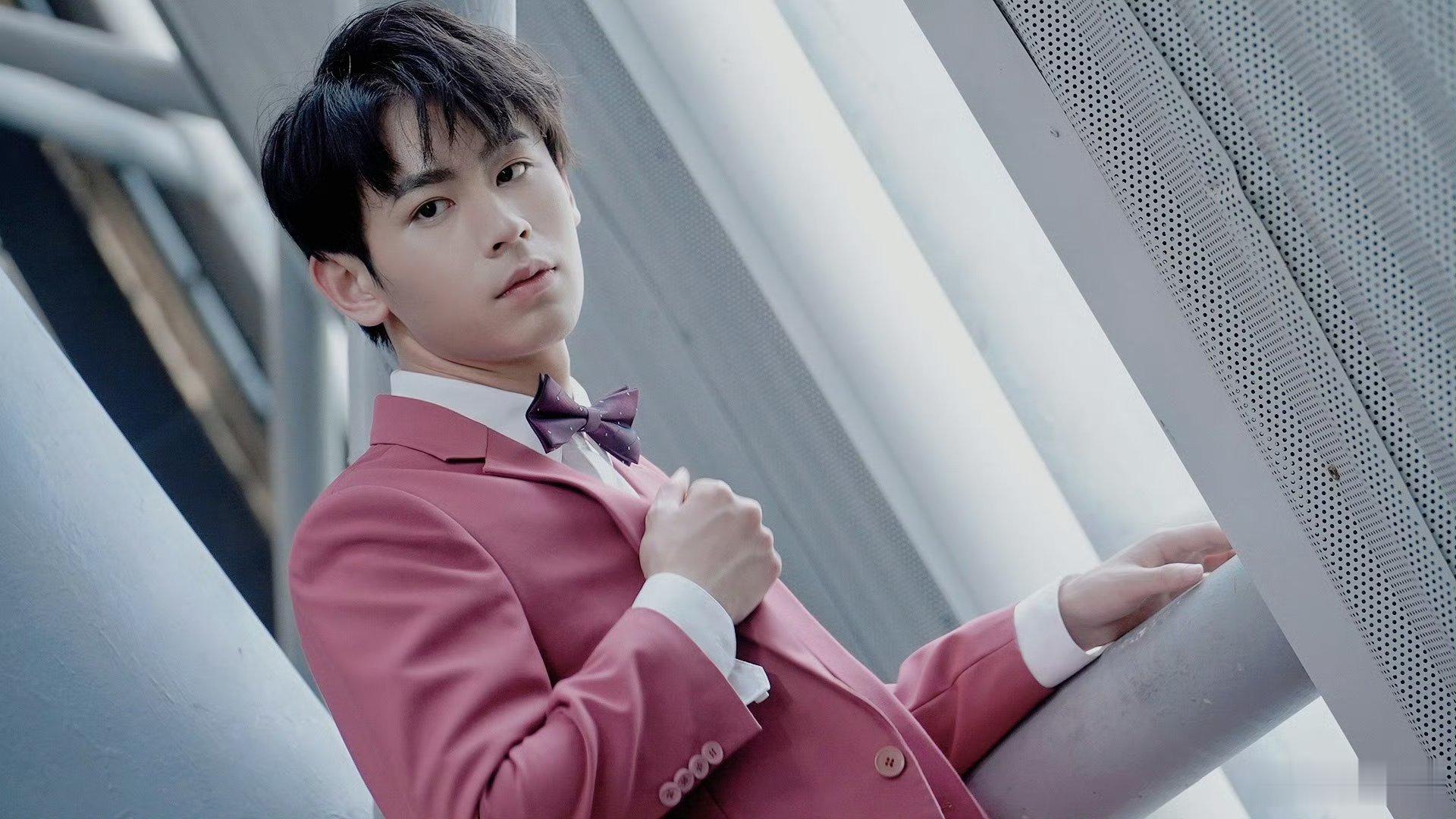 无畏NoFear 🍑心光自为引多远都无畏 酷酷的粉色，一眼就沦陷